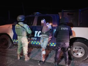 Detienen Fuerzas de Seguridad Pública del Estado a hombre armado en San Luis de la Paz; está vinculado a delitos de alto impacto Detienen Fuerzas de Seguridad Pública del Estado a hombre armado en San Luis de la Paz; está vinculado a delitos de alto impacto