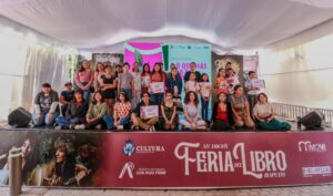 Celebran a los ganadores del concurso “Lo que más amo de Irapuato” en cierre de la Feria del Libro Celebran a los ganadores del concurso “Lo que más amo de Irapuato” en cierre de la Feria del Libro