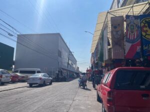 ALGUNOS A MEDIAS Y OTROS RECHAZAN REUBICACIÓN DEL MERCADO TOMASA ESTEVES ALGUNOS A MEDIAS Y OTROS RECHAZAN REUBICACIÓN DEL MERCADO TOMASA ESTEVES