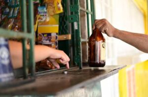 Refuerzan vigilancia sobre venta y consumo de alcohol en Irapuato Refuerzan vigilancia sobre venta y consumo de alcohol en Irapuato