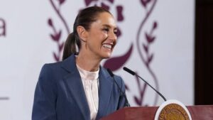 Sheinbaum invita al Papa León XIV a visitar México; Rosa Icela entregará carta en el Vaticano Sheinbaum invita al Papa León XIV a visitar México; Rosa Icela entregará carta en el Vaticano