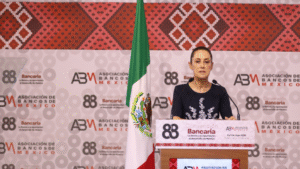 Sheinbaum reprocha escaso acceso al crédito; solo 3 de cada 10 mexicanos cuentan con financiamiento bancario Sheinbaum reprocha escaso acceso al crédito; solo 3 de cada 10 mexicanos cuentan con financiamiento bancario