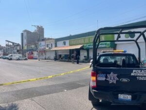 Atacan a balazos dos fachadas de comercios en Irapuato Atacan a balazos dos fachadas de comercios en Irapuato