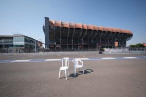 ¿Volverá Bad Bunny? Aparecen sillas misteriosas en el GNP Seguros ¿Volverá Bad Bunny? Aparecen sillas misteriosas en el GNP Seguros