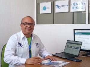 Justo Caracheo, el docente que transforma vidas desde el aula en el CECyTEG Justo Caracheo, el docente que transforma vidas desde el aula en el CECyTEG