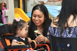 Reconocen en Irapuato a madres de hijos con discapacidad por su esfuerzo y entrega Reconocen en Irapuato a madres de hijos con discapacidad por su esfuerzo y entrega