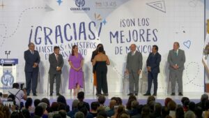 Reconocen en Guanajuato a 678 maestras y maestros por más de 30 años de servicio Reconocen en Guanajuato a 678 maestras y maestros por más de 30 años de servicio