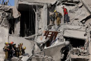 Irán declara fin de la guerra impuesta; Israel levanta restricciones y reanuda actividades Irán declara fin de la guerra impuesta; Israel levanta restricciones y reanuda actividades