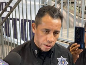 Llamadas falsas, focos rojos y cercanía: así arranca nuevo director de Policía en Irapuato Llamadas falsas, focos rojos y cercanía: así arranca nuevo director de Policía en Irapuato