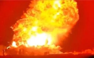 Captan momento exacto de la explosión del cohete Starship de SpaceX durante su cuarto vuelo de prueba Captan momento exacto de la explosión del cohete Starship de SpaceX durante su cuarto vuelo de prueba