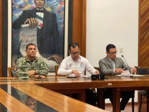 Autoridades confirman 12 muertos en masacre de Irapuato, evitan responder preguntas Autoridades confirman 12 muertos en masacre de Irapuato, evitan responder preguntas