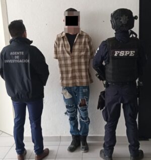 Secretaría de Seguridad y Paz detiene en San José de Iturbide a dos personas con órdenes de aprehensión por robo calificado Secretaría de Seguridad y Paz detiene en San José de Iturbide a dos personas con órdenes de aprehensión por robo calificado