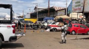 Hallan sin vida a una mujer dentro de camioneta en la Central de Abastos de Irapuato Hallan sin vida a una mujer dentro de camioneta en la Central de Abastos de Irapuato