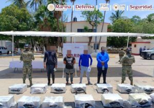 Decomisan más de media tonelada de cocaína frente a las costas de Oaxaca Decomisan más de media tonelada de cocaína frente a las costas de Oaxaca