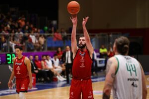 Freseros cae en casa y Abejas se lleva el Clásico del Bajío Freseros cae en casa y Abejas se lleva el Clásico del Bajío