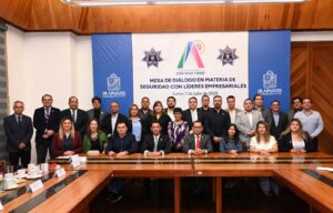 Empresarios y autoridades refuerzan vínculos en seguridad durante mesa de diálogo en Irapuato Empresarios y autoridades refuerzan vínculos en seguridad durante mesa de diálogo en Irapuato