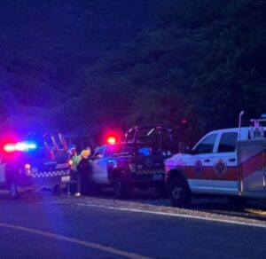 Rescatan a 17 personas atrapadas por creciente en cascadas de Tarimoro, Guanajuato Rescatan a 17 personas atrapadas por creciente en cascadas de Tarimoro, Guanajuato