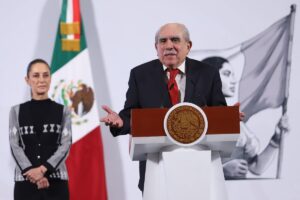 Sheinbaum encarga a Pablo Gómez el diseño de la reforma electoral Sheinbaum encarga a Pablo Gómez el diseño de la reforma electoral