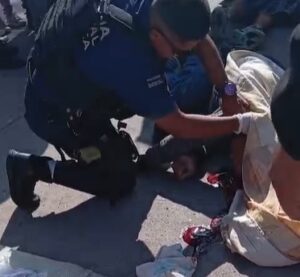 Atacan a comerciantes del tianguis sabatino; dos resultan gravemente heridos Atacan a comerciantes del tianguis sabatino; dos resultan gravemente heridos