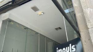 Apagón en zona centro deja a comercios sin luz por más de dos horas Apagón en zona centro deja a comercios sin luz por más de dos horas
