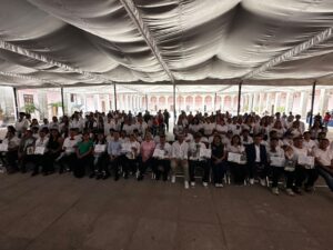 140 irapuatenses se gradúan en barbería 140 irapuatenses se gradúan en barbería