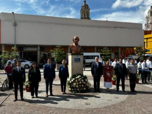 En Irapuato, guardia de honor y fuego simbólico dan inicio a las celebraciones patrias En Irapuato, guardia de honor y fuego simbólico dan inicio a las celebraciones patrias