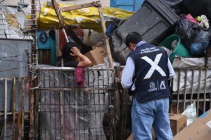 PREVIENEN FOCOS DE INFECCIÓN Y RETIRAN CACHARROS DE LA VÍA PÚBLICA PREVIENEN FOCOS DE INFECCIÓN Y RETIRAN CACHARROS DE LA VÍA PÚBLICA