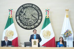 Roberto Carlos Terán asume presidencia del Congreso de Guanajuato con llamado a unidad y diálogo entre poderes Roberto Carlos Terán asume presidencia del Congreso de Guanajuato con llamado a unidad y diálogo entre poderes