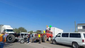 Transportistas y campesinos amenazan con bloquear 25 estados el 24 de Noviembre Transportistas y campesinos amenazan con bloquear 25 estados el 24 de Noviembre