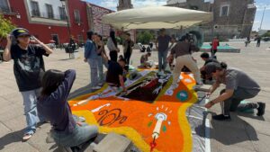 Irapuato enciende la magia del Día de Muertos con altar monumental y creación colectiva Irapuato enciende la magia del Día de Muertos con altar monumental y creación colectiva