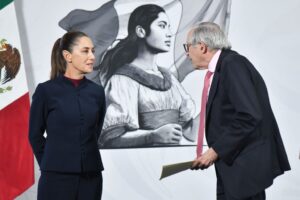 Sheinbaum ordena silencio a su secretario de Salud tras error en conferencia Sheinbaum ordena silencio a su secretario de Salud tras error en conferencia