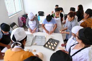 Impulsan economía familiar desde los Centros Comunitarios de Irapuato Impulsan economía familiar desde los Centros Comunitarios de Irapuato