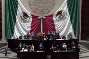 PROHIBIRÁN LA VENTA Y SUMINISTRO DE ENERGETIZANTES A MENORES DE EDAD PROHIBIRÁN LA VENTA Y SUMINISTRO DE ENERGETIZANTES A MENORES DE EDAD