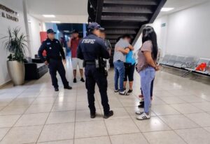 Rescatan a joven secuestrado y detienen a dos presuntos responsables en la comunidad La Tinaja, Salamanca Rescatan a joven secuestrado y detienen a dos presuntos responsables en la comunidad La Tinaja, Salamanca