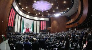 Diputados reciben la iniciativa de Ley General de Aguas y reforma para frenar concesiones irregulares Diputados reciben la iniciativa de Ley General de Aguas y reforma para frenar concesiones irregulares