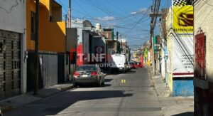 Rafaguean fachadas de dos negocios en calle 16 de septiembre de Irapuato Rafaguean fachadas de dos negocios en calle 16 de septiembre de Irapuato