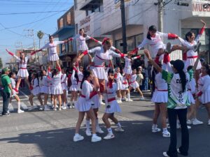 MILES PRESENCIAN EL DESFILE DE ANIVERSARIO DE LA RELACIÓN MEXICANA MILES PRESENCIAN EL DESFILE DE ANIVERSARIO DE LA RELACIÓN MEXICANA