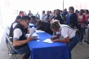 400 Irapuatenses reciben pago por labor comunitaria al entorno de sus colonias 400 Irapuatenses reciben pago por labor comunitaria al entorno de sus colonias