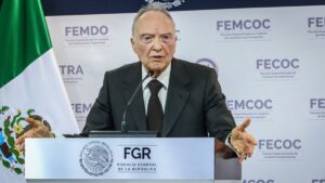 Rumores de relevo en la FGR sacuden al Senado y a la Presidencia Rumores de relevo en la FGR sacuden al Senado y a la Presidencia