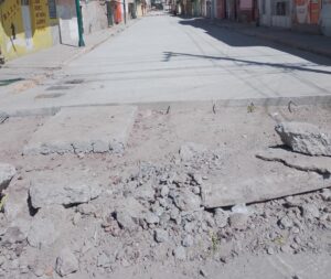 MOLESTIA EN COLONIA ALAMOS POR PÉSIMA PLANEACIÓN DE OBRA QUE LOS DEJA INCOMUNICADOS MOLESTIA EN COLONIA ALAMOS POR PÉSIMA PLANEACIÓN DE OBRA QUE LOS DEJA INCOMUNICADOS