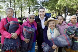 Concluye DIF Estatal campaña invernal con entrega de más de 40 mil cobijas en Guanajuato Concluye DIF Estatal campaña invernal con entrega de más de 40 mil cobijas en Guanajuato