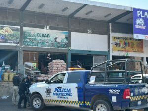 Atacan a comerciante dentro de la Central de Abastos de Irapuato Atacan a comerciante dentro de la Central de Abastos de Irapuato