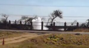Atienden fuga de hidrocarburo en ducto de Pemex sobre carretera Abasolo-Pénjamo Atienden fuga de hidrocarburo en ducto de Pemex sobre carretera Abasolo-Pénjamo