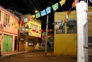 Avanza modernización de luminarias en Irapuato; San Cayetano ya luce mejor iluminado Avanza modernización de luminarias en Irapuato; San Cayetano ya luce mejor iluminado