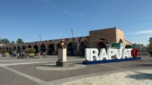 Reubican a comerciantes semifijos de la calle Colón y liberan zona del Centro Histórico de Irapuato Reubican a comerciantes semifijos de la calle Colón y liberan zona del Centro Histórico de Irapuato