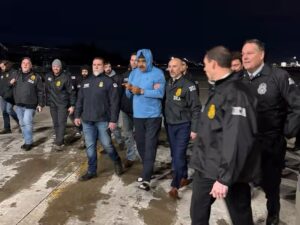 Trasladan a Nicolás Maduro a tribunal federal en Nueva York; enfrenta cargos por narcotráfico y armas Trasladan a Nicolás Maduro a tribunal federal en Nueva York; enfrenta cargos por narcotráfico y armas