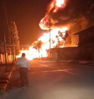 EXPLOTÓ UN DUCTO DE PEMEX EN ZONA URBANA DE VILLAGRÁN EXPLOTÓ UN DUCTO DE PEMEX EN ZONA URBANA DE VILLAGRÁN