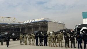 México traslada a 37 líderes criminales a Estados Unidos por razones de seguridad nacional México traslada a 37 líderes criminales a Estados Unidos por razones de seguridad nacional