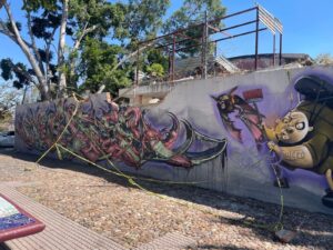 AUMENTA RIESGO DE COLAPSO EN MURO DE EX PLANTEL ESCOLAR AUMENTA RIESGO DE COLAPSO EN MURO DE EX PLANTEL ESCOLAR