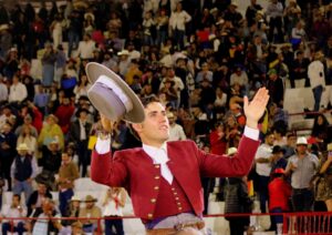 Cortó 2 orejas, “El Payo” y Sergio Flores voluntariosos, el encierro de Xajay disparejo Cortó 2 orejas, “El Payo” y Sergio Flores voluntariosos, el encierro de Xajay disparejo